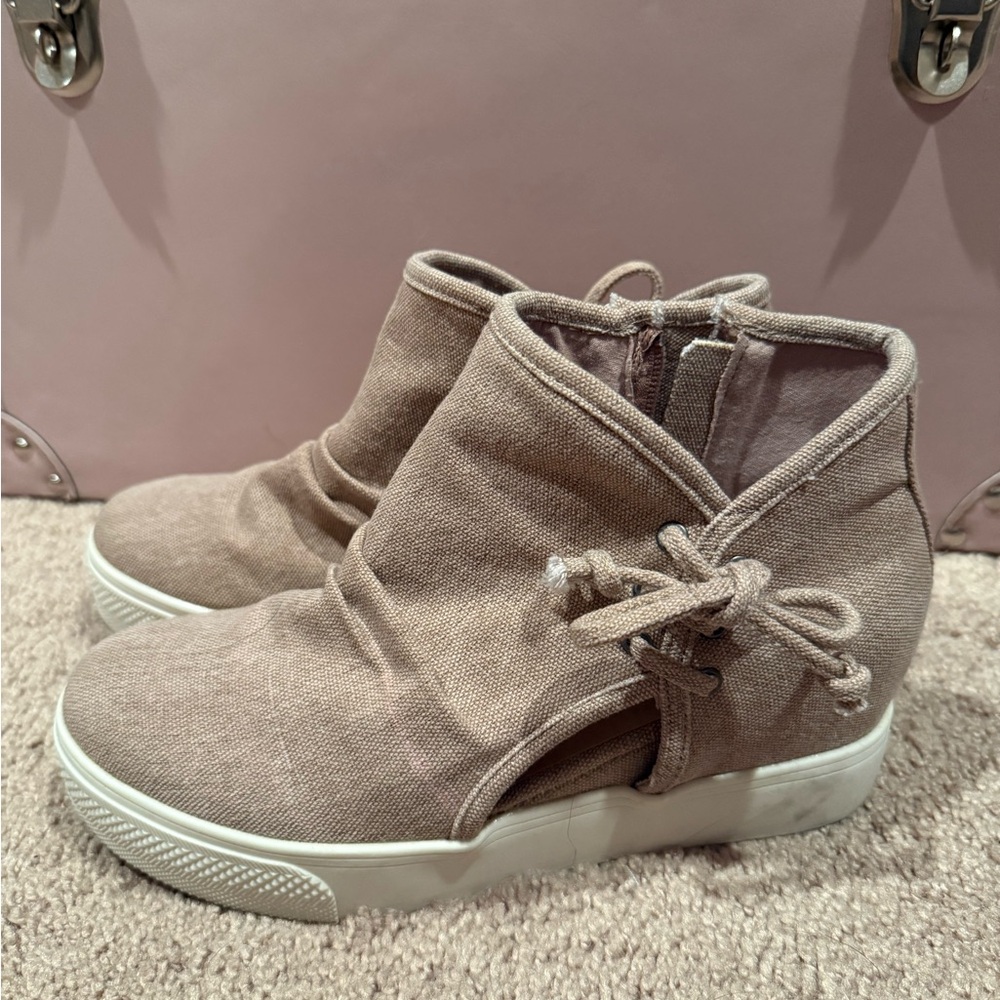 Very G Julia Wedge Shoe